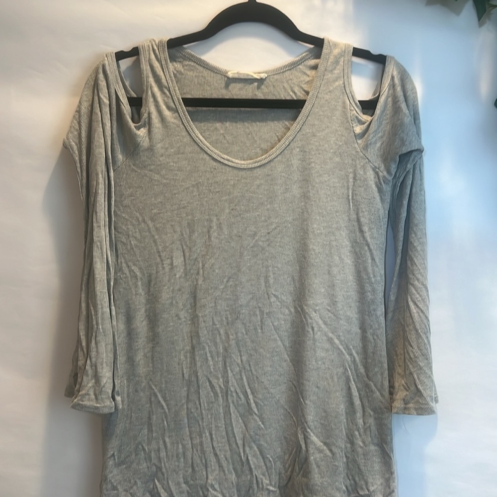 Elan Grey Cold shoulder tee oversized